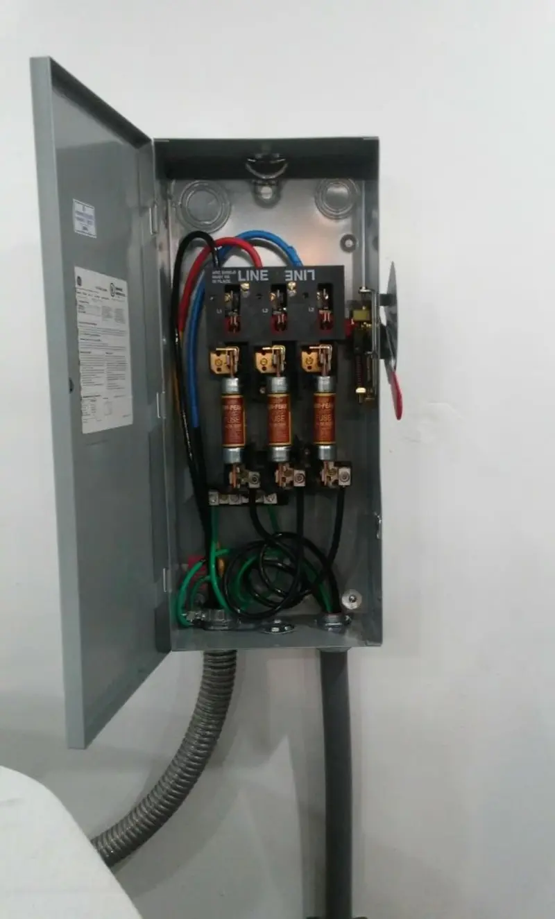 Three-phase disconnect switch installed for Electrical Wiring & Rewiring in Glenmont